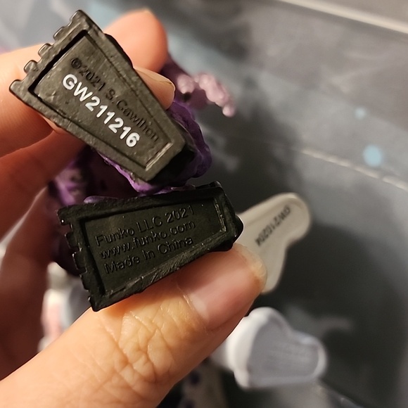 FNAF five nights at freddys figures Roxy, vannie,springtrap, and glitchtrap - Picture 4 of 5